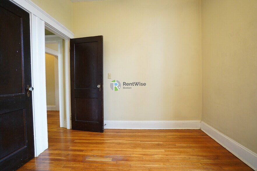Building Photo - 223 Essex St