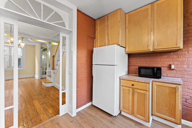 Building Photo - 1139 Titan St