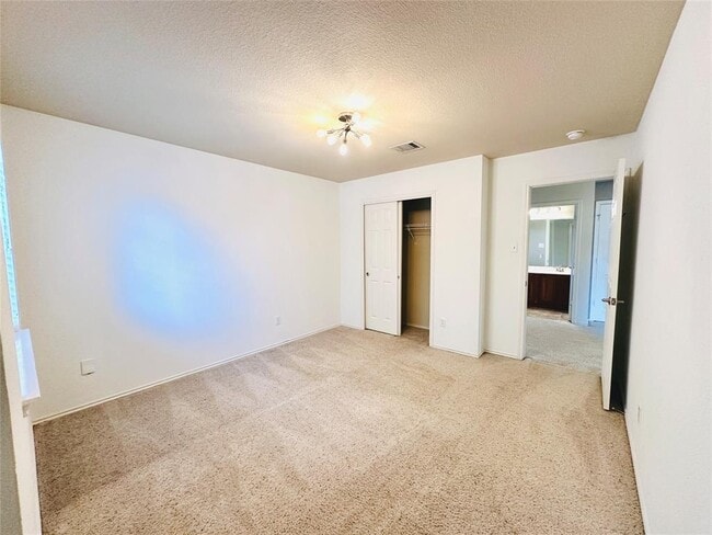 Building Photo - 1709 McClannahan Dr