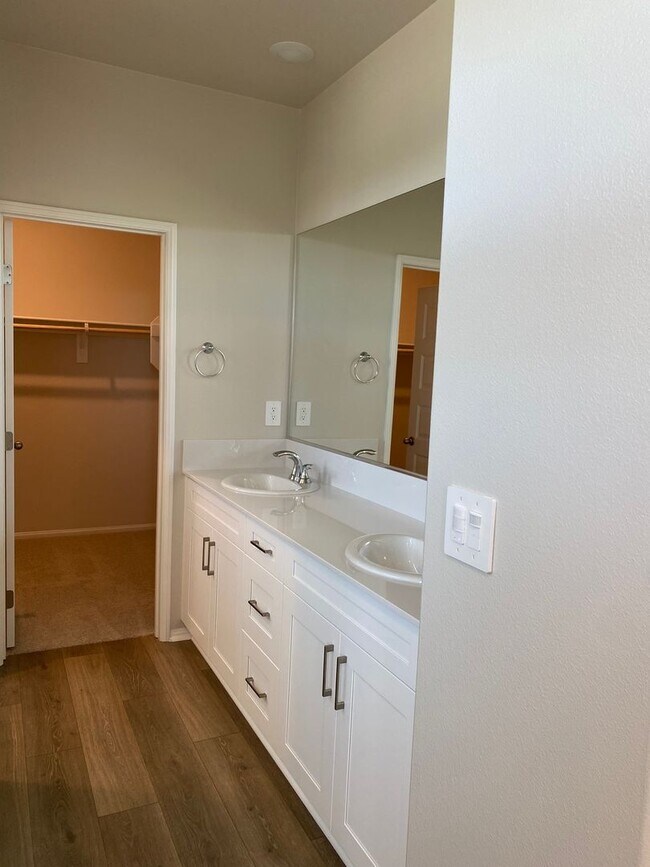 Building Photo - BRAND NEW HOME AVAILABLE FOR LEASE IN TEME...