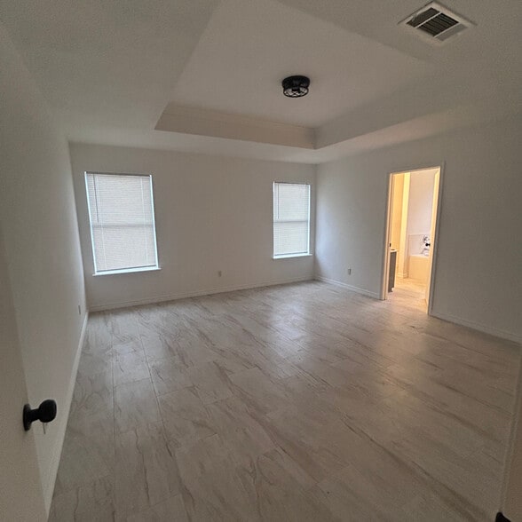 Building Photo - 4603 Dartmouth Dr