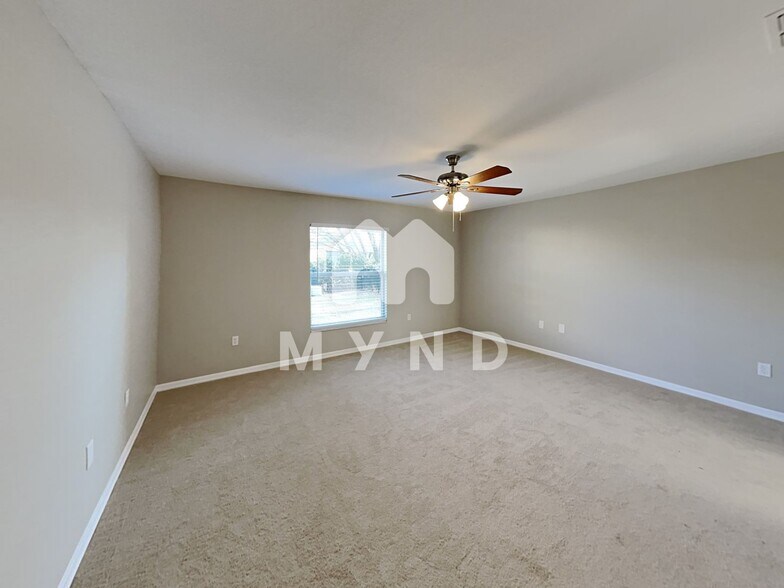 Building Photo - 3189 Thoroughbred Loop N