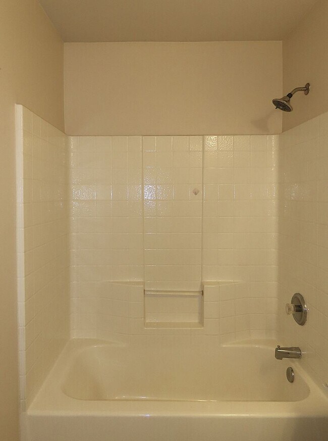 Building Photo - Beautiful 3 Bedroom, 2 Bath Home in Flint!