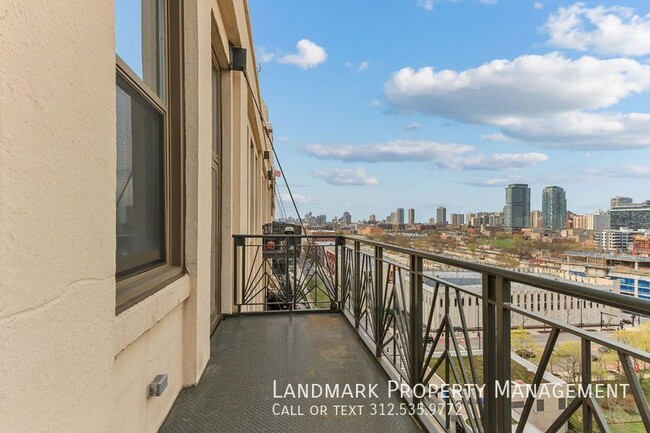 Building Photo - 758 N Larrabee-#820