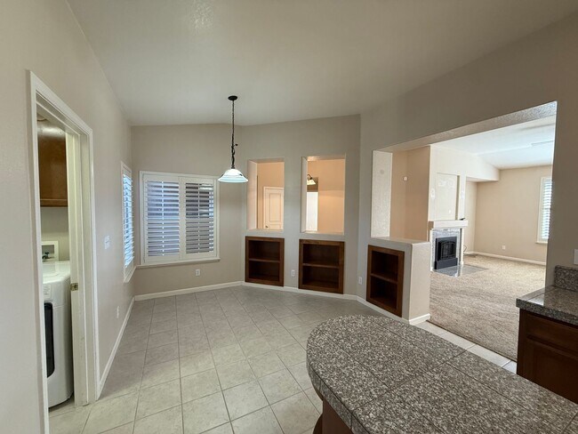 Building Photo - Single story home located in desirable northwest Modesto neighborhood!
