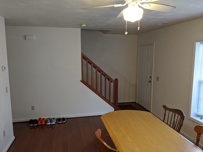 Foyer & Stairs - 892 Patrick Henry Dr