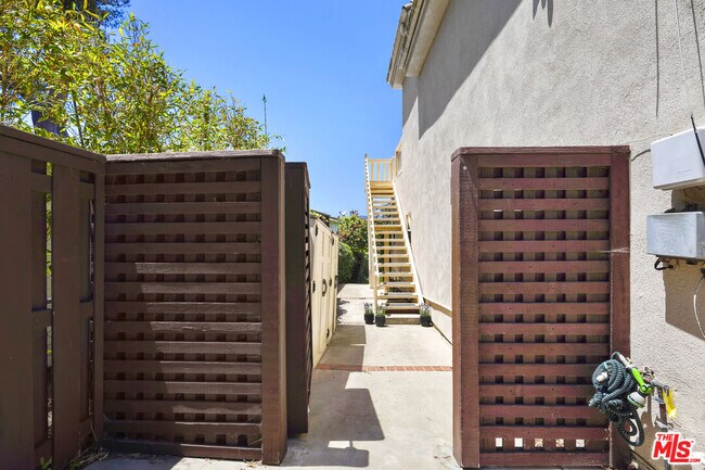Building Photo - 29355 Heathercliff Rd