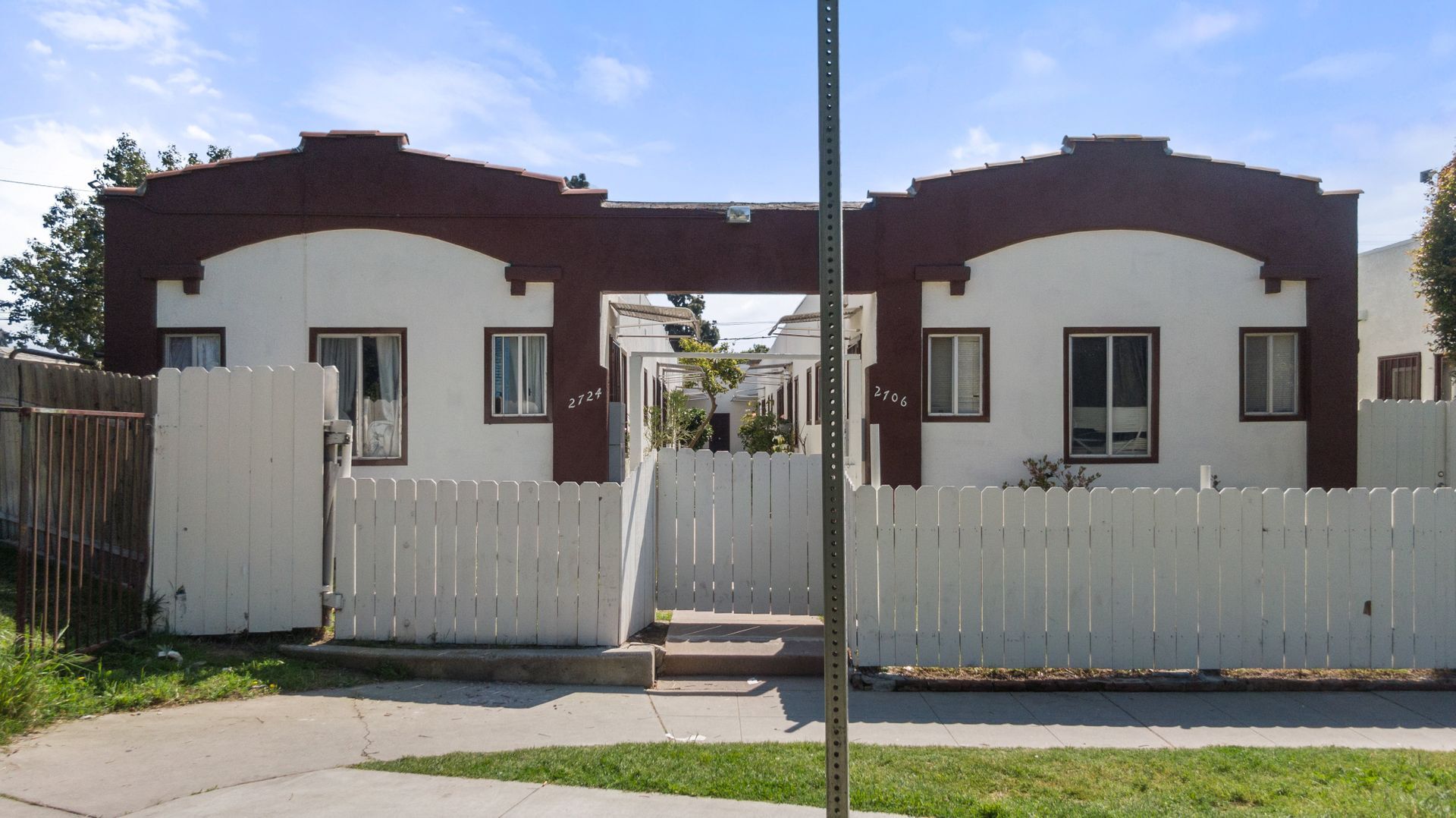 Building Photo - 2652 E 15th St