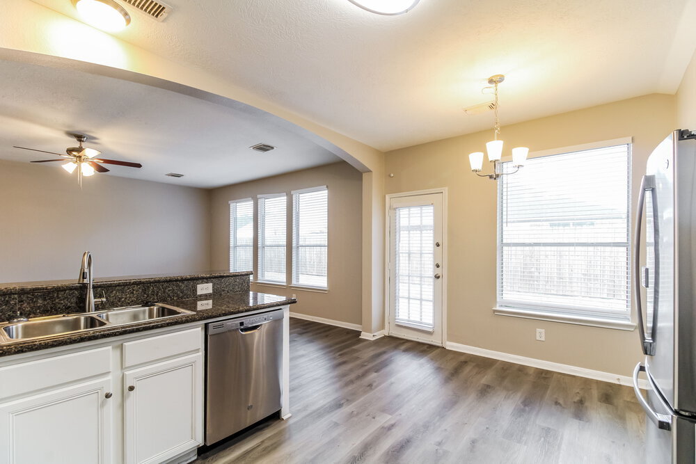 Building Photo - 410 Cedar Lake Dr