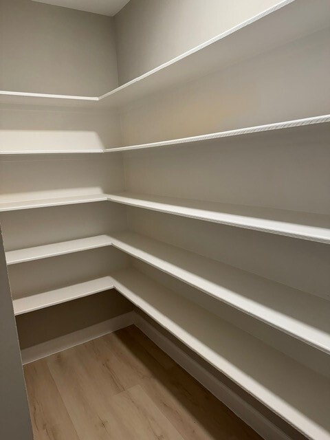 Building Photo - 8051 Bay Branch Dr