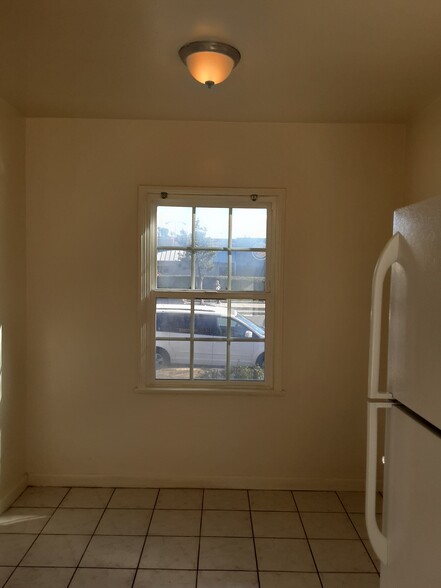 Kitchen - 10857 Jefferson Blvd