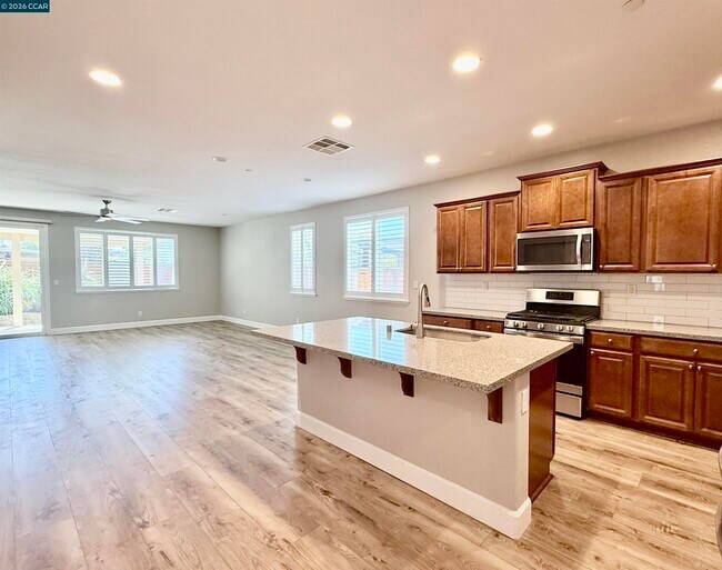Building Photo - 373 Anchorage Dr