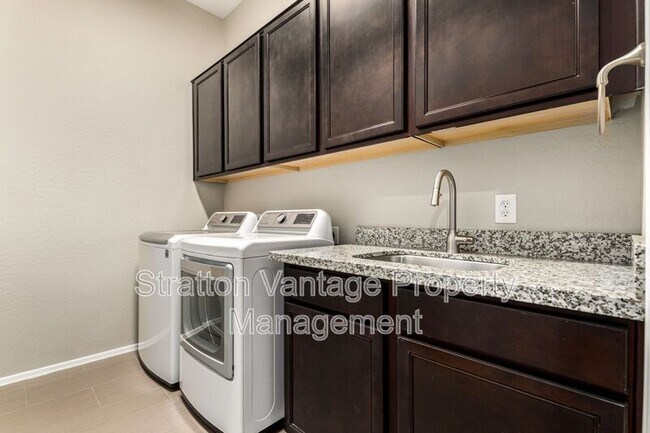 Building Photo - 21004 E Sunset Dr