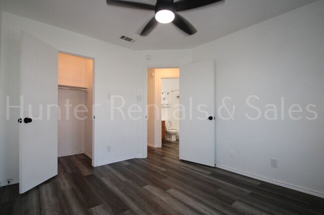 Building Photo - Charming 3-Bedroom Home Minutes from Fort ...