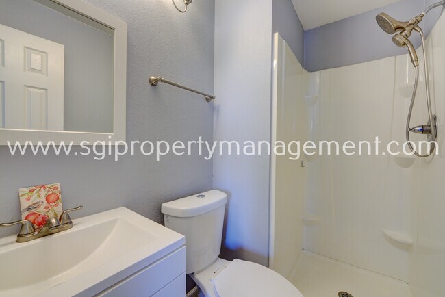 Building Photo - 18604 N 33rd Dr