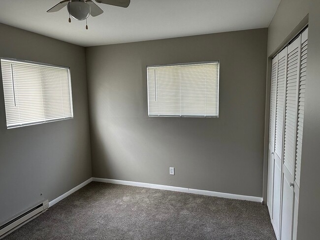 Building Photo - 24027 W Hazelcrest Dr