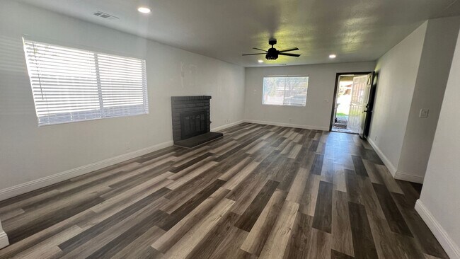 Building Photo - UPGRADED 4 bedroom 2 bathroom home