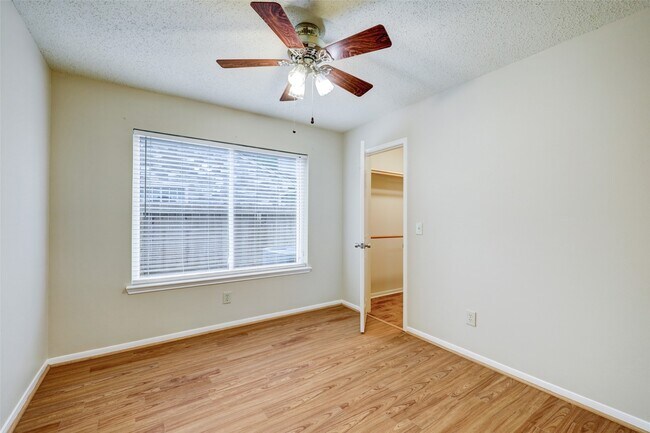 Building Photo - 60 W Indian Sage Cir