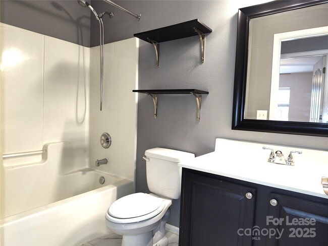 Building Photo - 16127 Circlegreen Dr