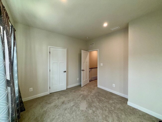 Building Photo - Welcome to the Village at Pine View!