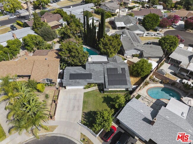 Building Photo - 22116 Blythe St