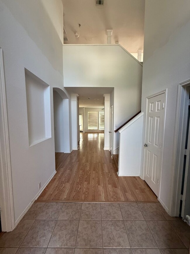 Building Photo - MOVE IN SPECIAL! $500.00 OFF 1ST FULL RENT!!Brick Home 4 bed 3.5 bath 2 car garage