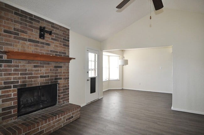 Building Photo - VIEW NOW/COMING SOON - Beautiful 3-2-2 in Saginaw with Quartz Counters & Large Backyard-Eagle MT-...
