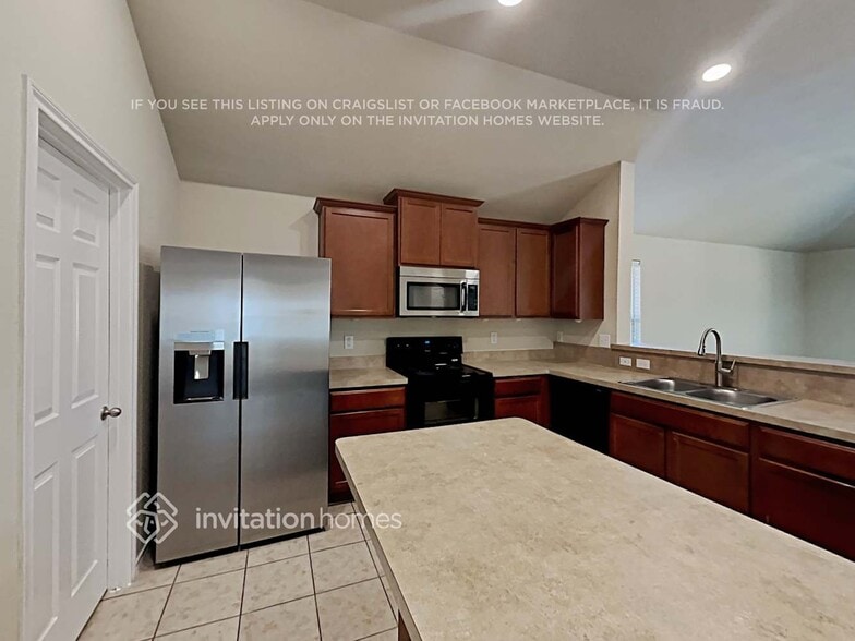 Building Photo - 6520 Chalk River Dr