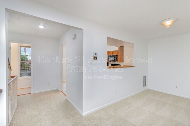 Building Photo - 29 S Floyd St