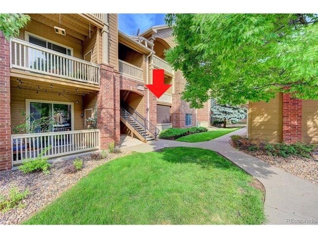 Building Photo - LOCATION LOCATION!! 2-bed 2-bath condo loc...