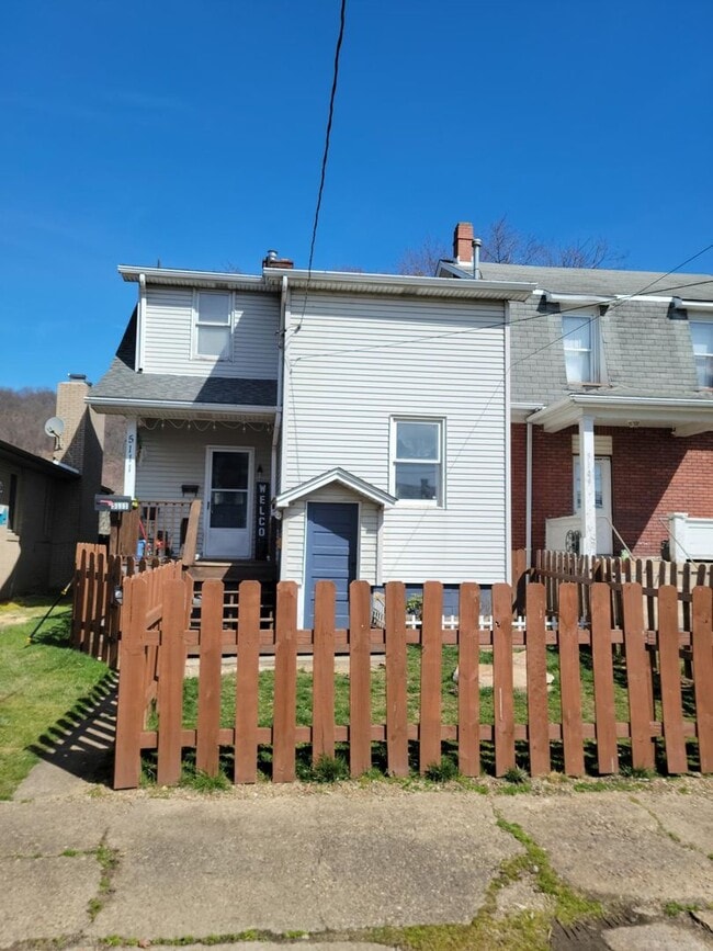 Building Photo - 3-bedroom, 1-bathroom home located on the picturesque Neville Island, PA.