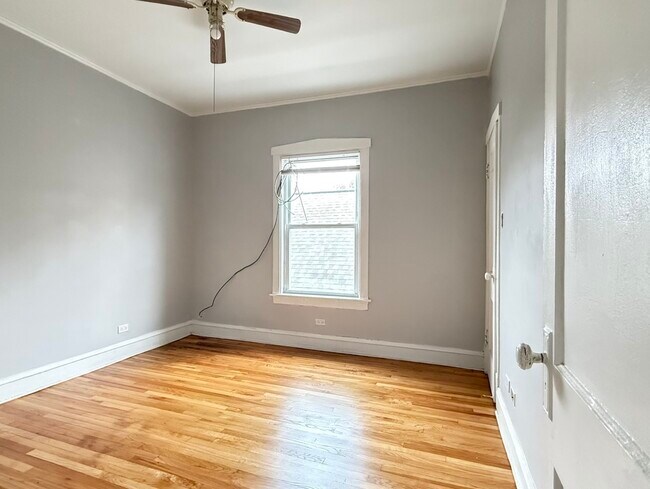 Building Photo - 4608 N Kenton Ave