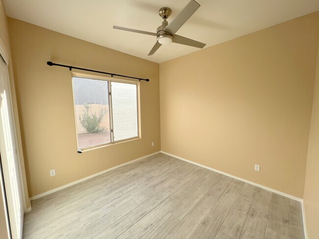 Building Photo - 24031 N 73rd Pl