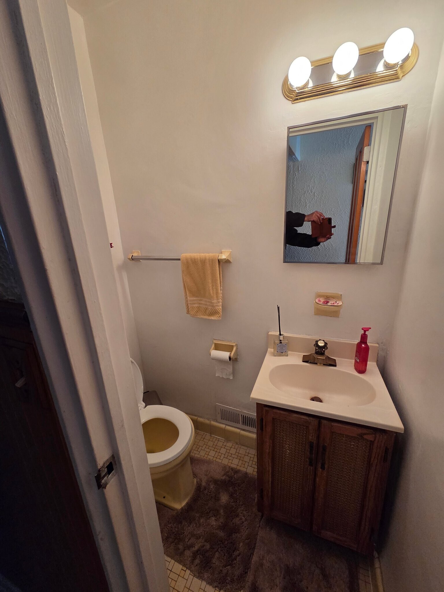 Building Photo - 552 Manor Ridge Rd