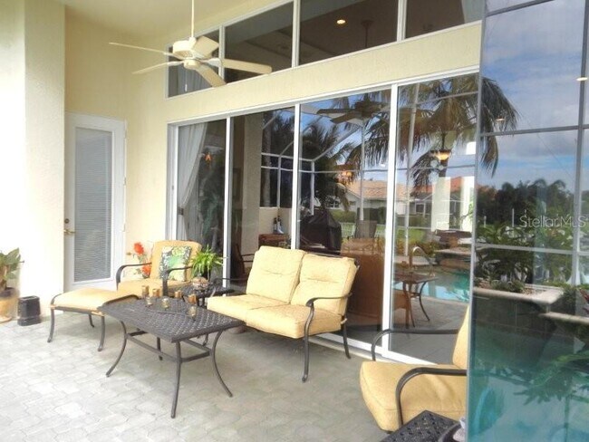 Building Photo - 811 W Henry St