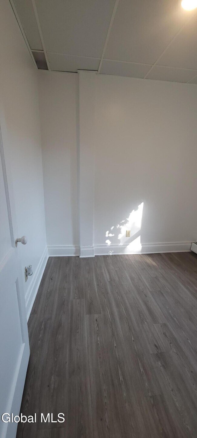 Building Photo - 9 St Joseph's Terrace