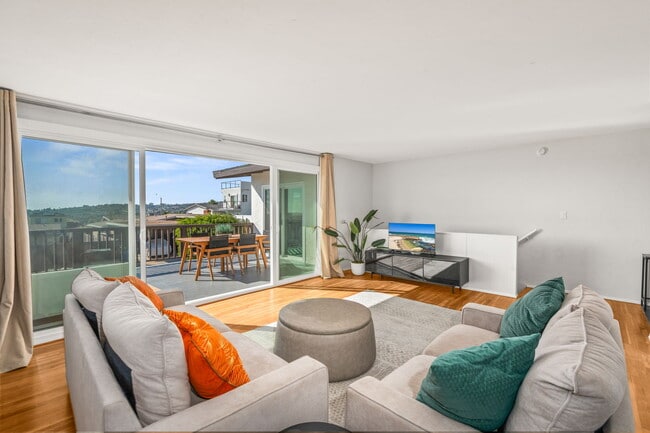 Building Photo - 3640 Princeton Ave