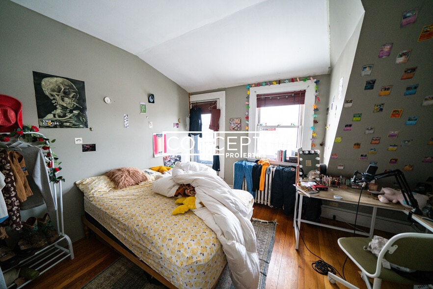 Building Photo - 52 Fenway