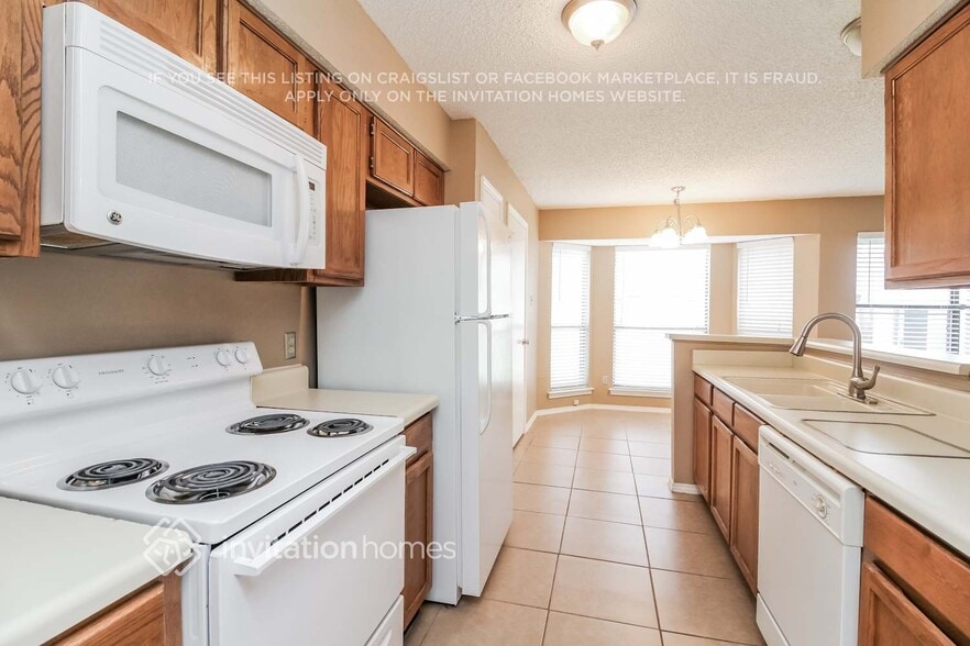 Building Photo - 2127 Chapel Downs Dr