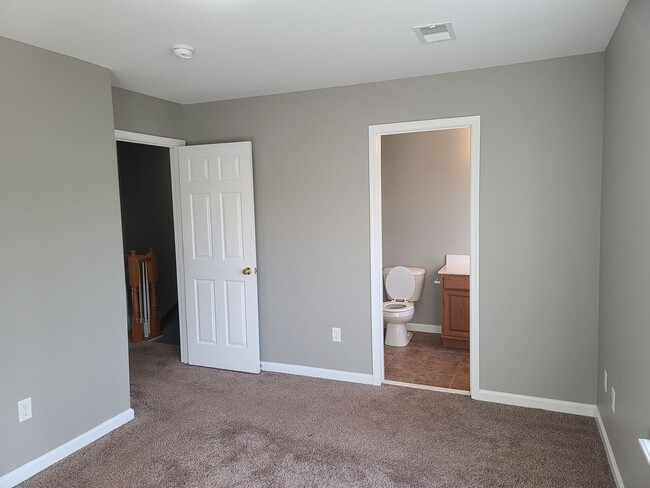 Building Photo - 3 Bedroom Townhome for Rent in Waynesboro