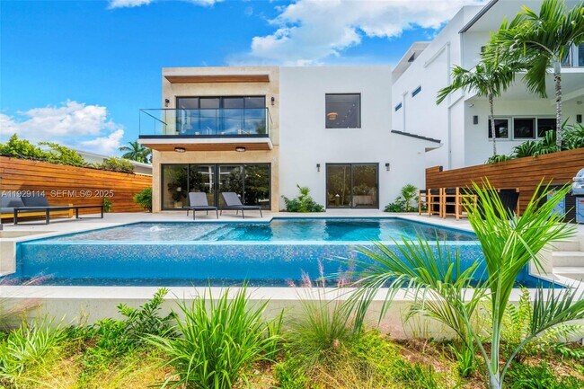 Building Photo - 1815 Fairhaven Pl