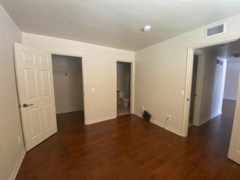 Building Photo - 5057 Los Morros Way