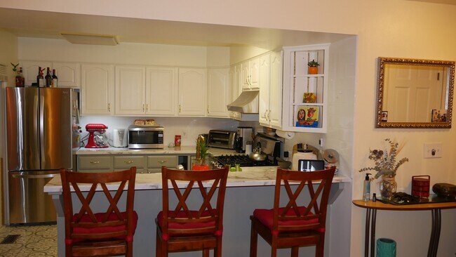 Building Photo - 2641 S Xanadu Way