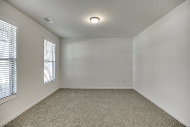 Building Photo - 230 Dragon Dr