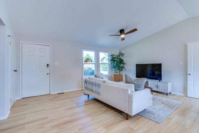 Living Room - 5471 Braddock Ridge Dr