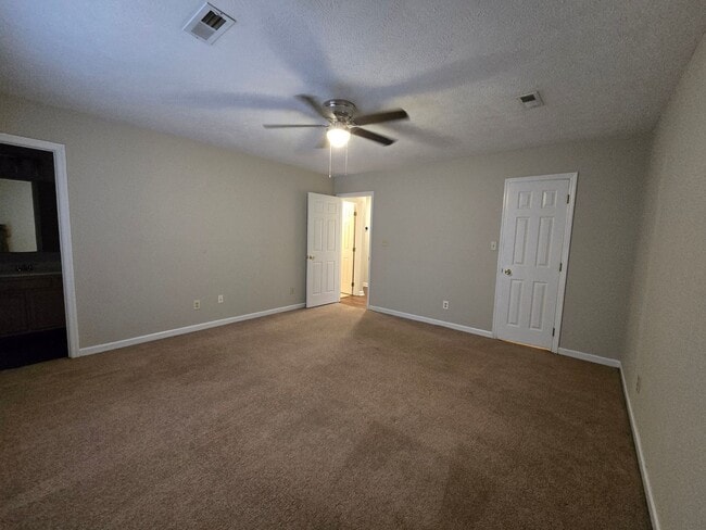 Building Photo - 2904 Rosemeade~Meadowbrook