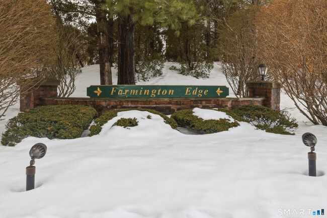 Building Photo - 116 Songbird Ln