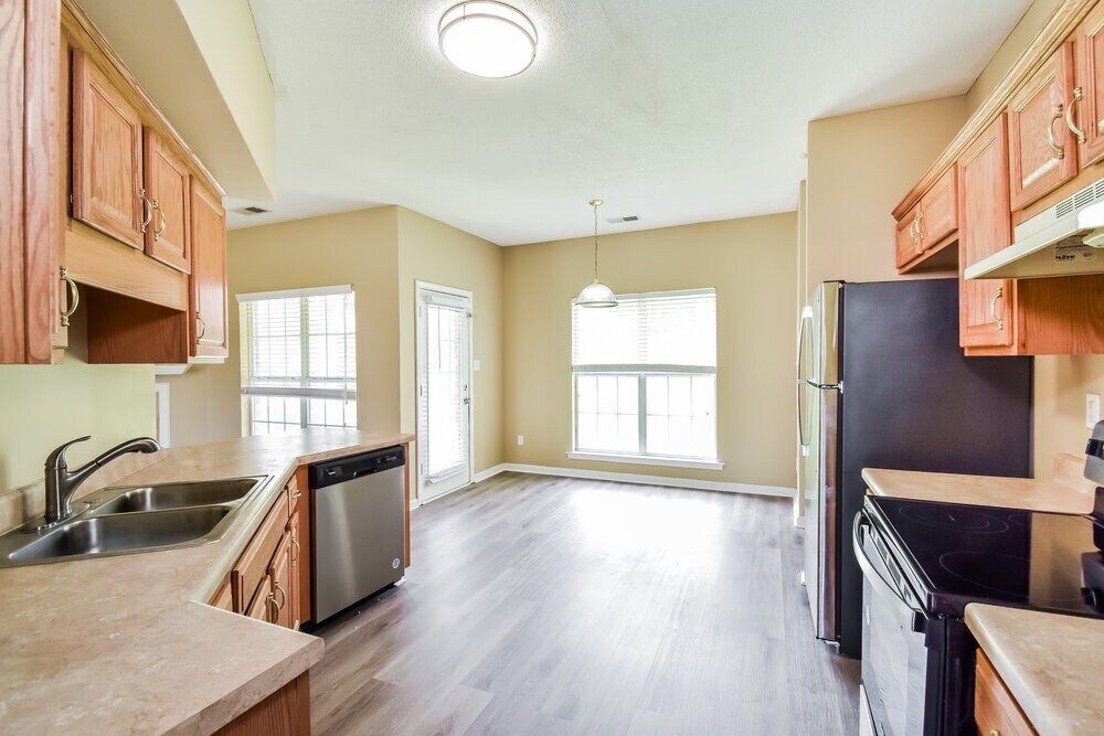 Building Photo - 4599 Tulip Bend Dr