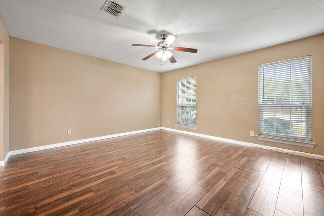 Building Photo - Mansfield Country Club Home