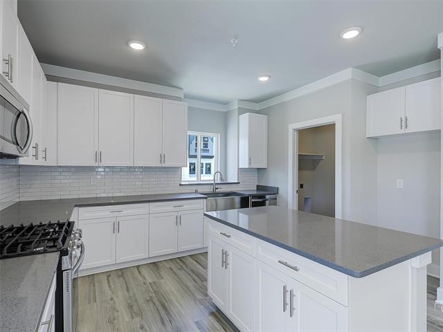 Building Photo - 3348 Santee St